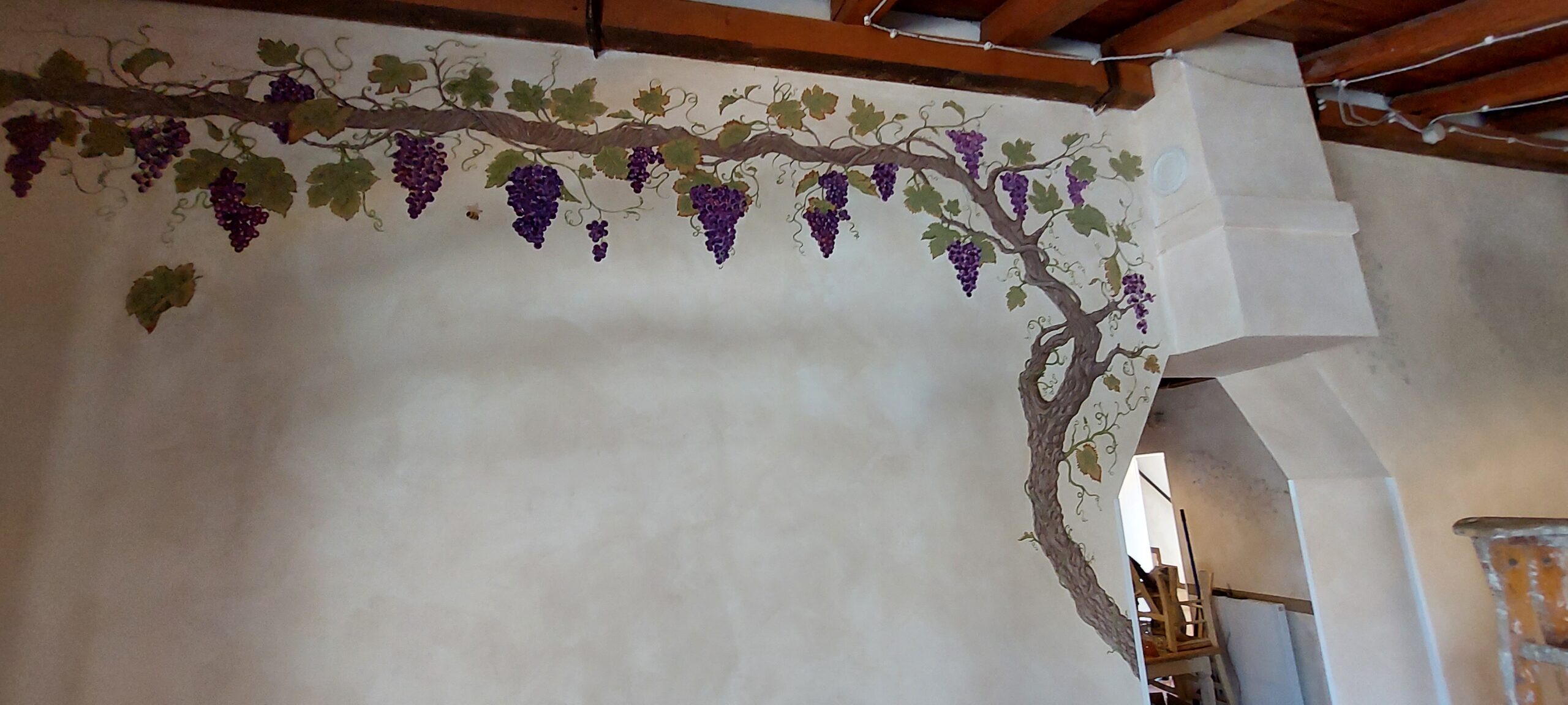Parete interna con decori decorativi personalizzati